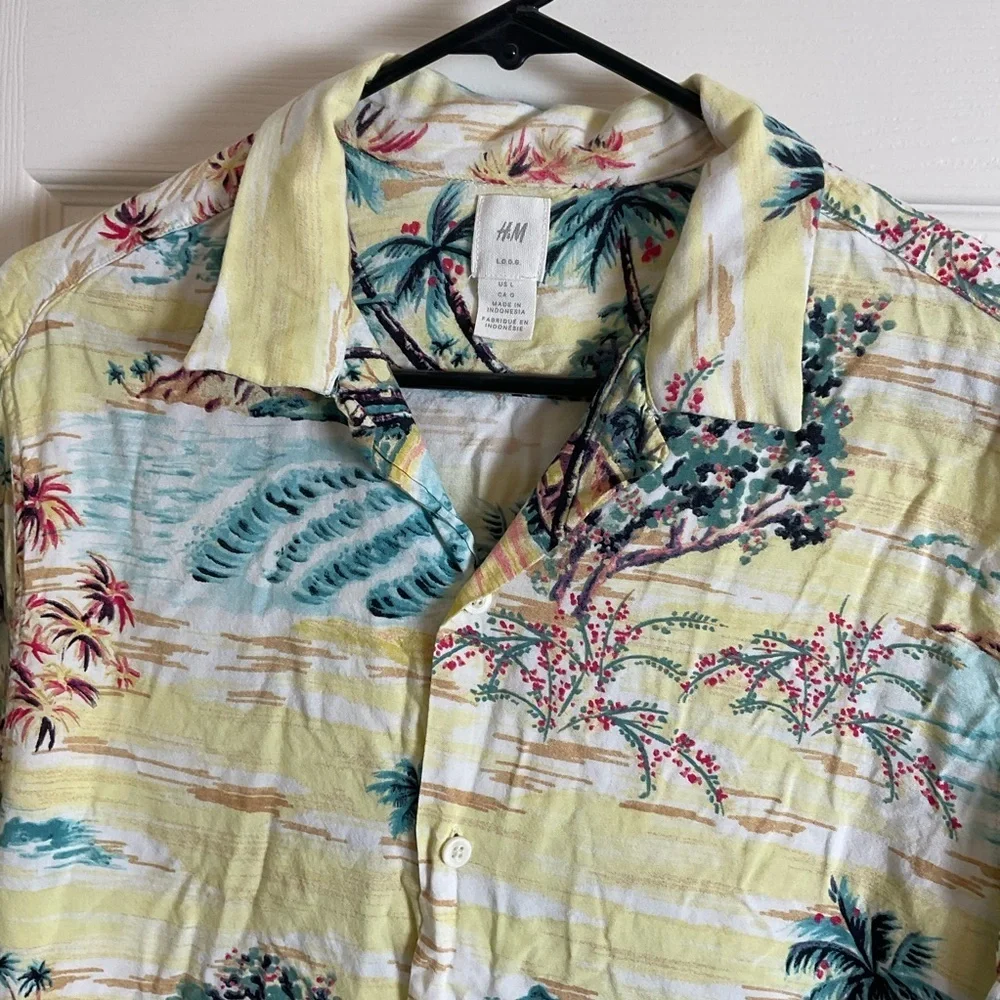 H&M yellow Hawaii shirt Tropical Print Size Large - Picture 3 of 5